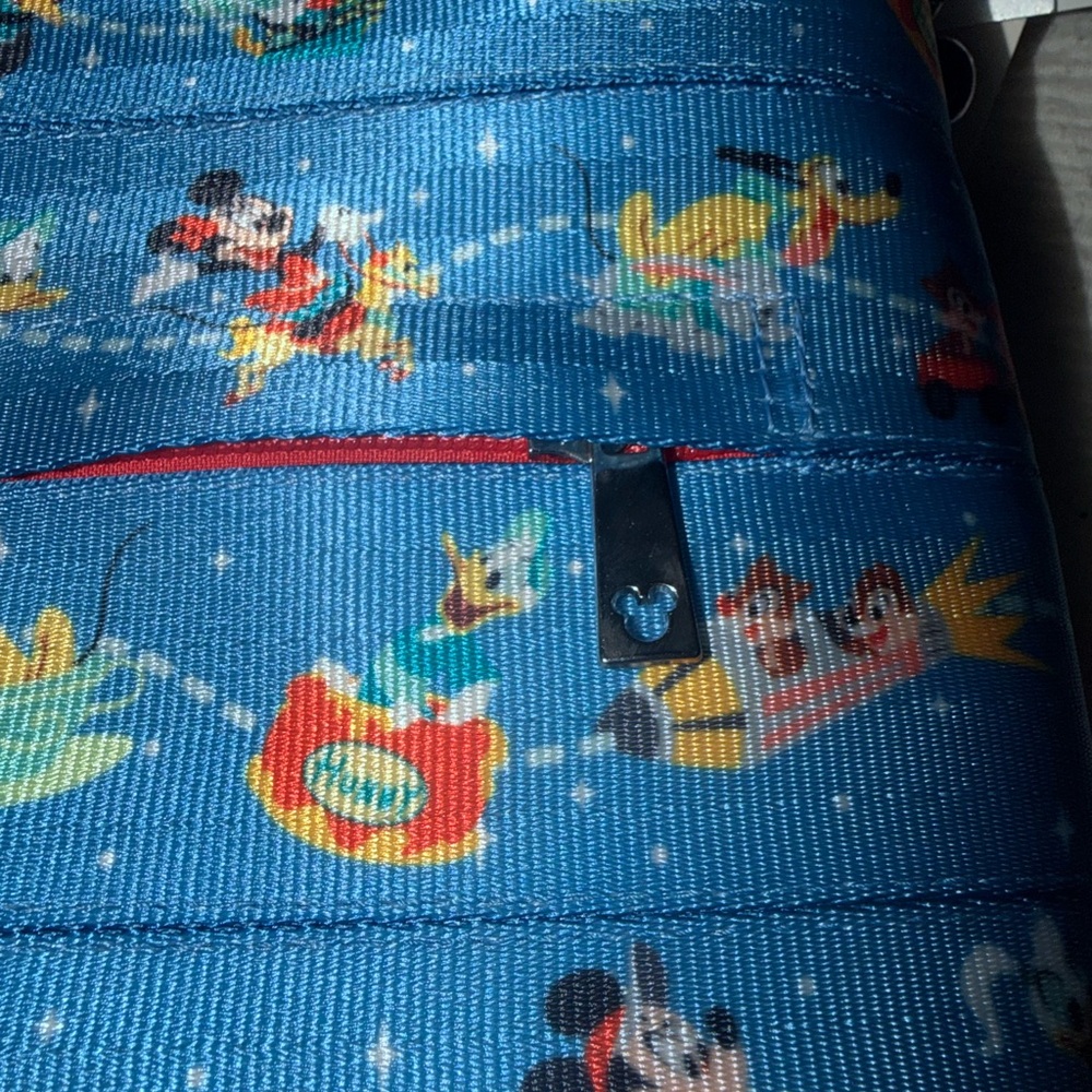 Disney Harvey's Play N' Park Crossbody Bag - Picture 2 of 9